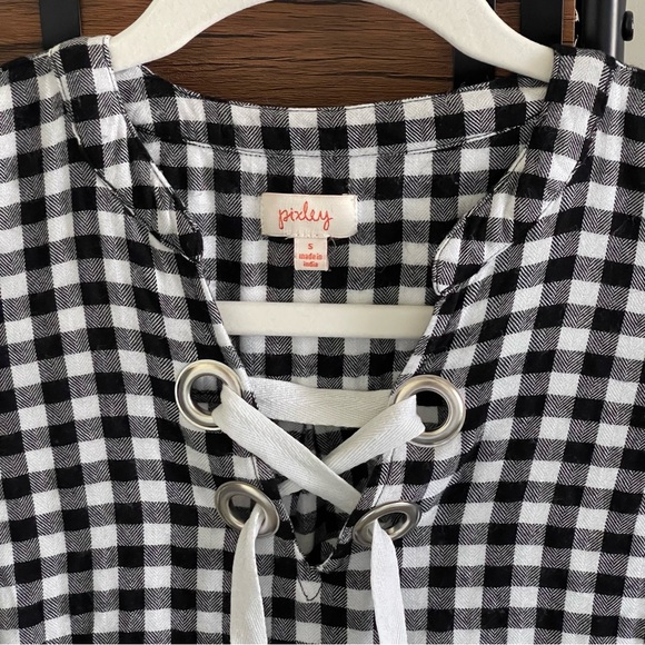 Adrorable, soft, PIXLEY top!! - Picture 3 of 4